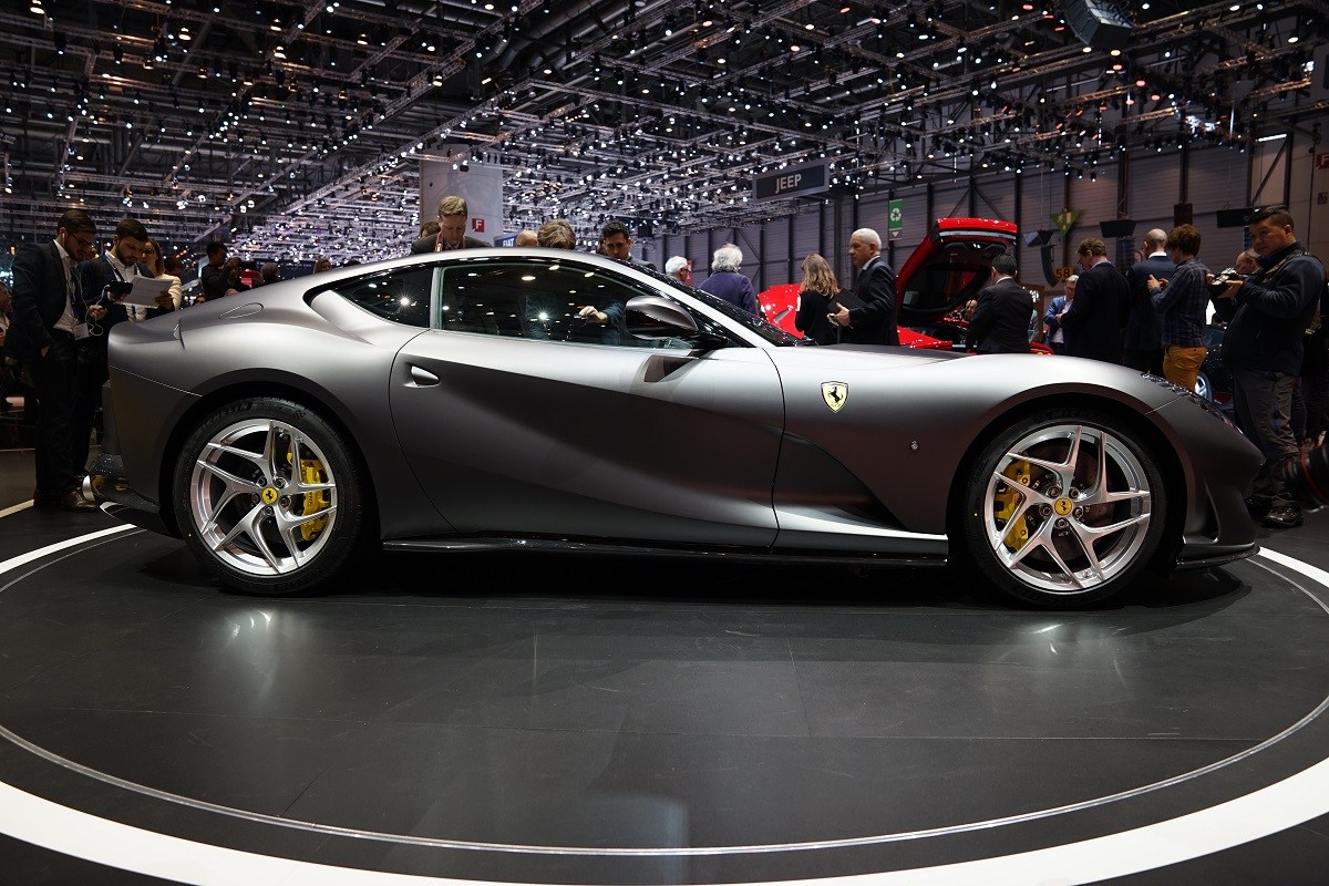 Ferrari 812 superfast фото